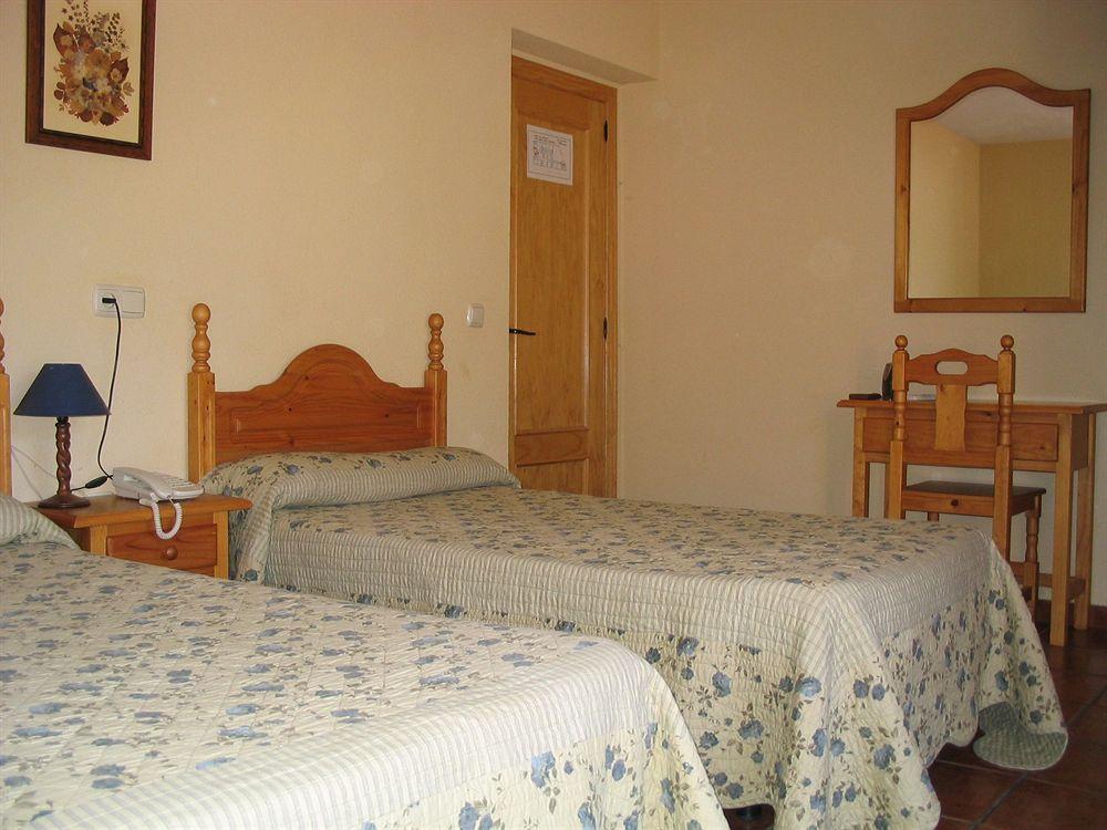 Hotel Valle Del Jerte Los Arenales エクステリア 写真